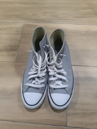 Zapatillas Converse All Star Grises.