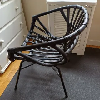 Sillón ligero de ratán negro