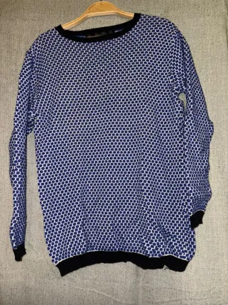 Jersey azul y blanco con estampado