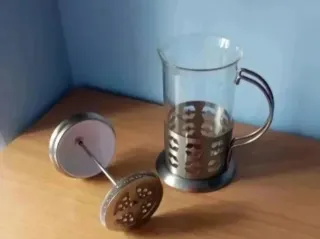 Teiera e 3 tazze con scatola in legno