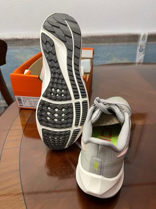 Nike Air Zoom Pegasus 39 Talla 40 Gris/Rosa
