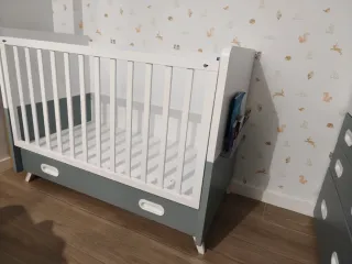 Cuna bebé en perfecto estado 128x70 cm.