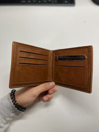 Cartera color cuero para hombre