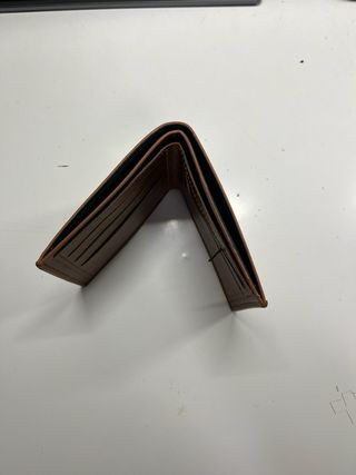 Cartera color cuero para hombre