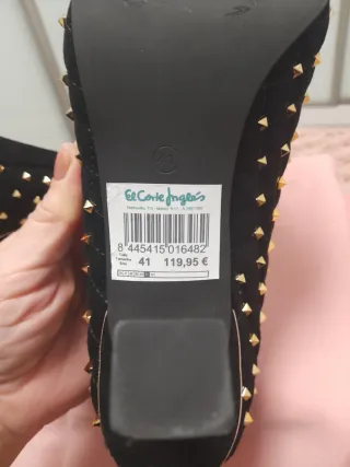 Zapatos Salón Alma en Pena Negros Tachuelas Dorada