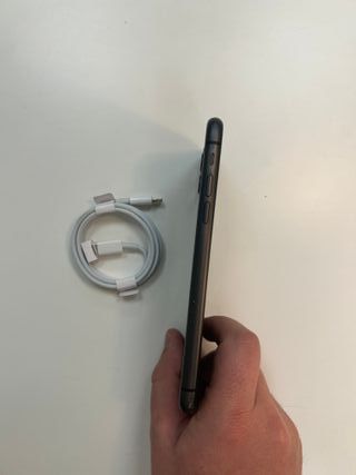 iPhone 11 Negro + Cable