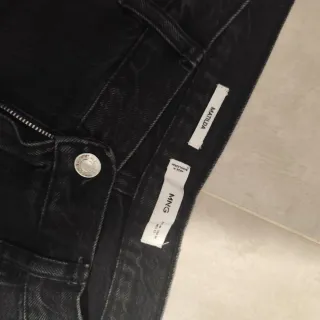 Pantalón vaquero recto Mango negro