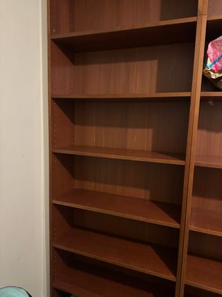 Estantería de madera