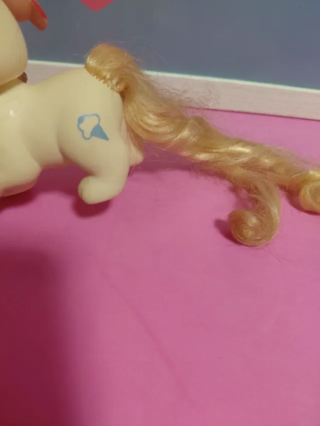 Little pretty Kitty Frosty Fur Muñeca