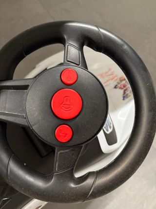 Coche para niño blanco con pegatinas