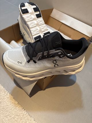 Zapatillas On Running Cloudtilt Gris/Blanco