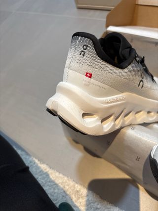 Zapatillas On Running Cloudtilt Gris/Blanco