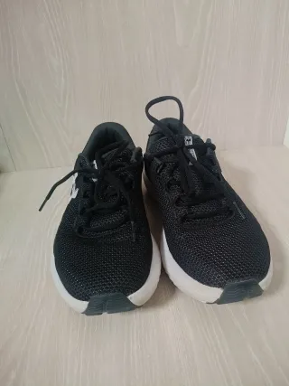 Zapatillas Under Armour Charged Surge 4