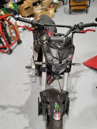 Moto Benelli 125cc Negra