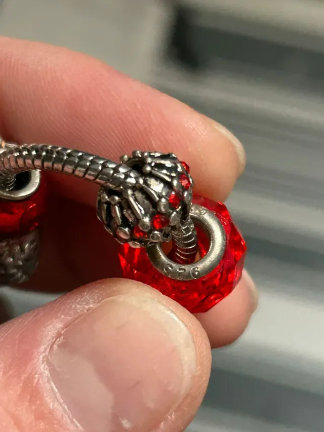 Pulsera navideña con cuentas