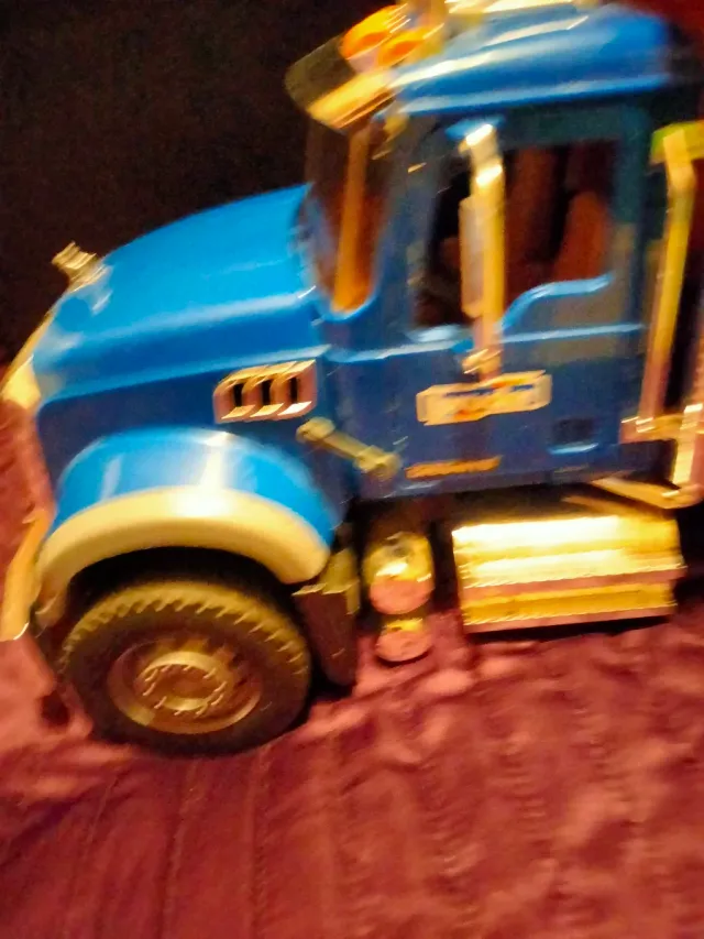 Camión Bruder 2815 Mack granite 1:16