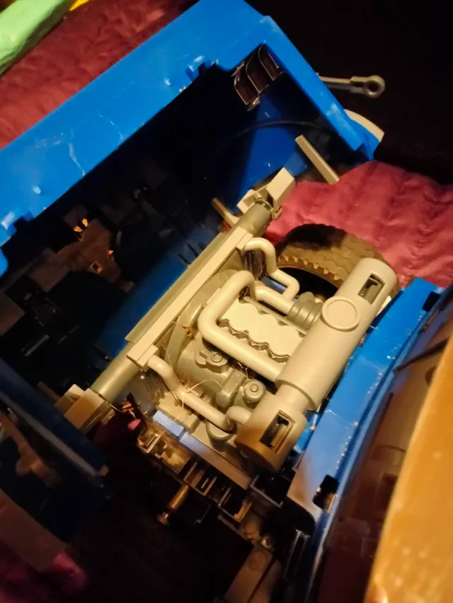 Camión Bruder 2815 Mack granite 1:16