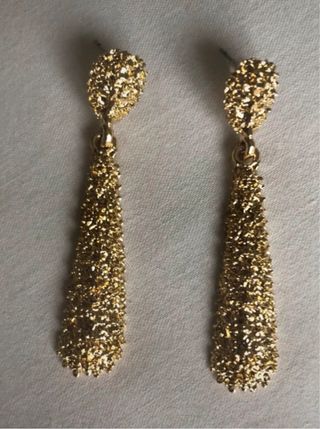 Pendientes dorados largos
