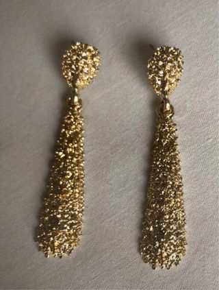 Pendientes dorados largos