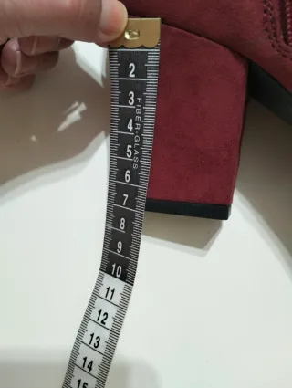 Botín corto burdeos