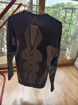 Camiseta Térmica Lurbel Negra y Gris