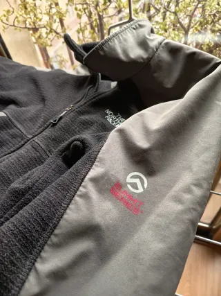 Chaqueta The North Face Negra y Gris