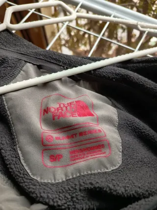 Chaqueta The North Face Negra y Gris