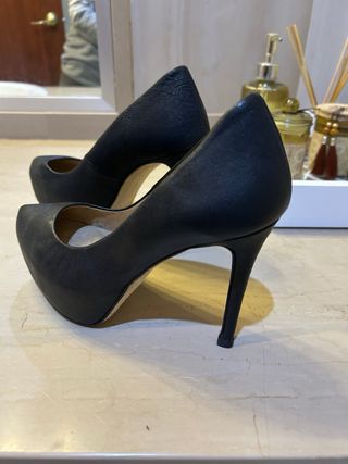 Zapatos de tacón Zara negros