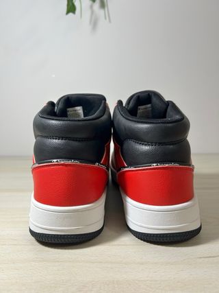 Zapatillas Champion Rojas y Blancas