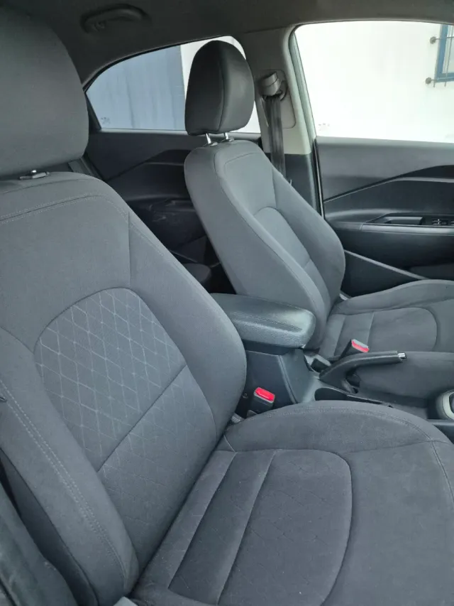 KIA Rio 2017    crdi 75 cv  6 velocidades