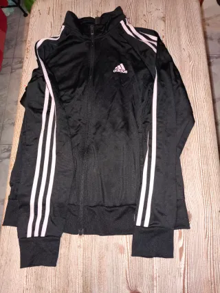 Chaqueta deportiva Adidas Negra y Rosa