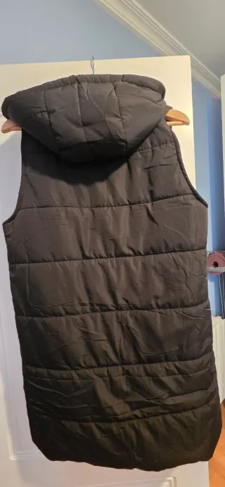 Chaleco negro acolchado mujer