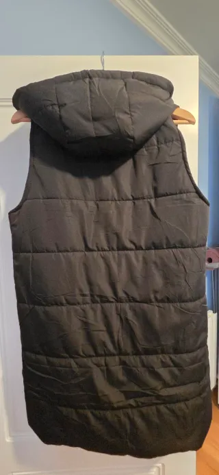 Chaleco negro acolchado mujer