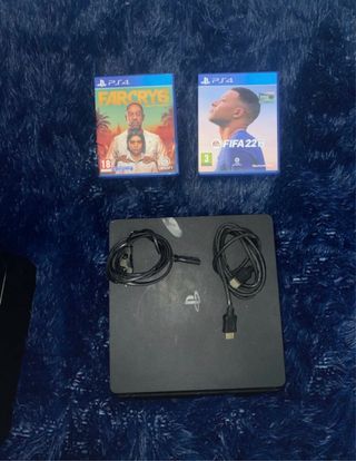 PS4 (PlayStation 4) + 2 Giochi
