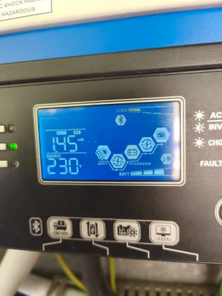 Inversor Voltronic Axpert y Baterías