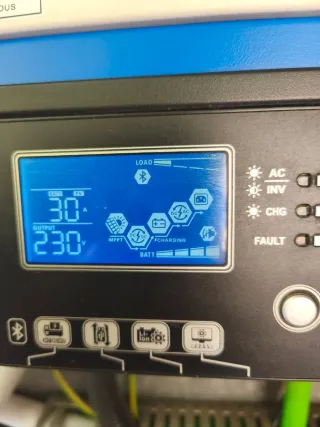 Inversor Voltronic Axpert y Baterías