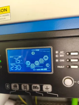 Inversor Voltronic Axpert y Baterías