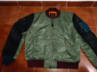 Chaqueta Alpha Industries MA1 Palladium