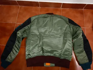 Chaqueta Alpha Industries MA1 Palladium