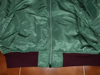 Chaqueta Alpha Industries MA1 Palladium