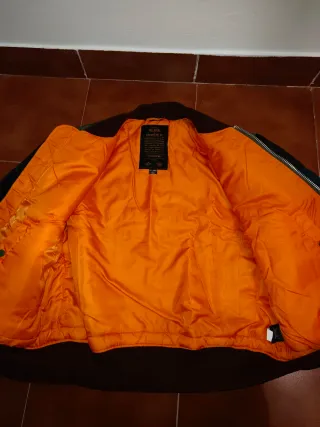 Chaqueta Alpha Industries MA1 Palladium