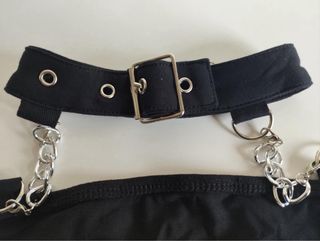 Crop top con cadenas Talla S