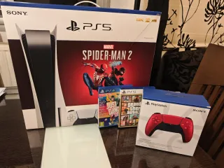 PlayStation 5 con 2 controller e 2 giochi