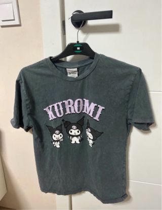 Camiseta Kuromi gris