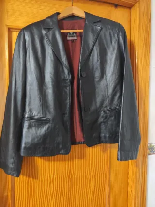 Blazer corto de piel SERRA negro