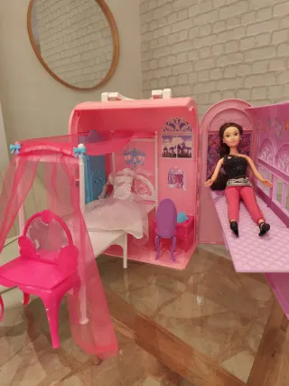 Habitación de Barbie Maleta Rosa