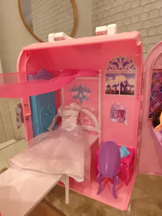 Habitación de Barbie Maleta Rosa