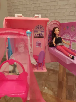 Habitación de Barbie Maleta Rosa