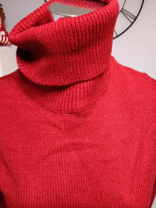 Jersey cuello alto rojo