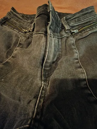 Pantalón vaquero negro